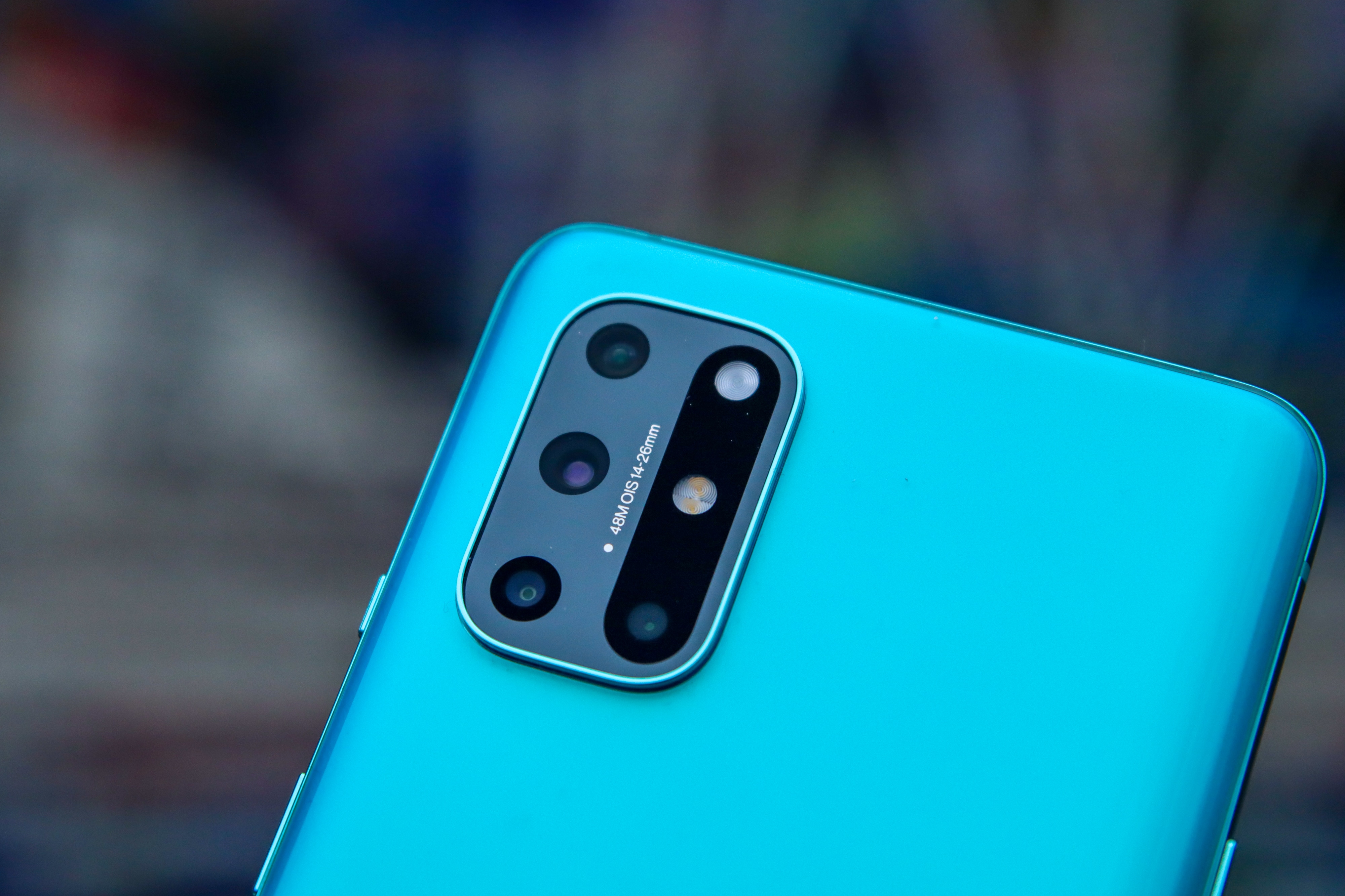 OnePlus 8T review – 120-hertz display and a monochrome