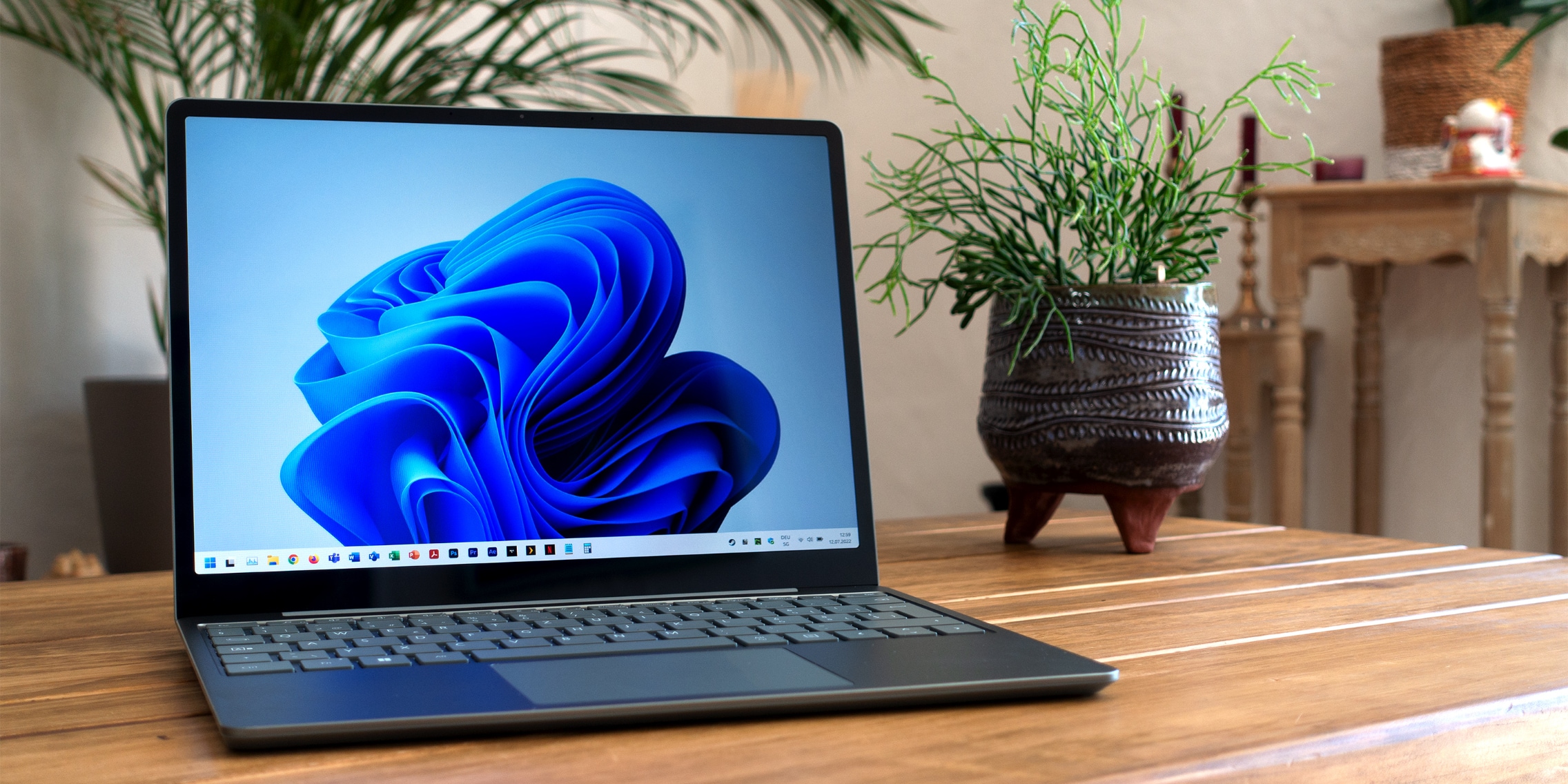 Testing the Microsoft Surface Laptop Go 2 – a better display and