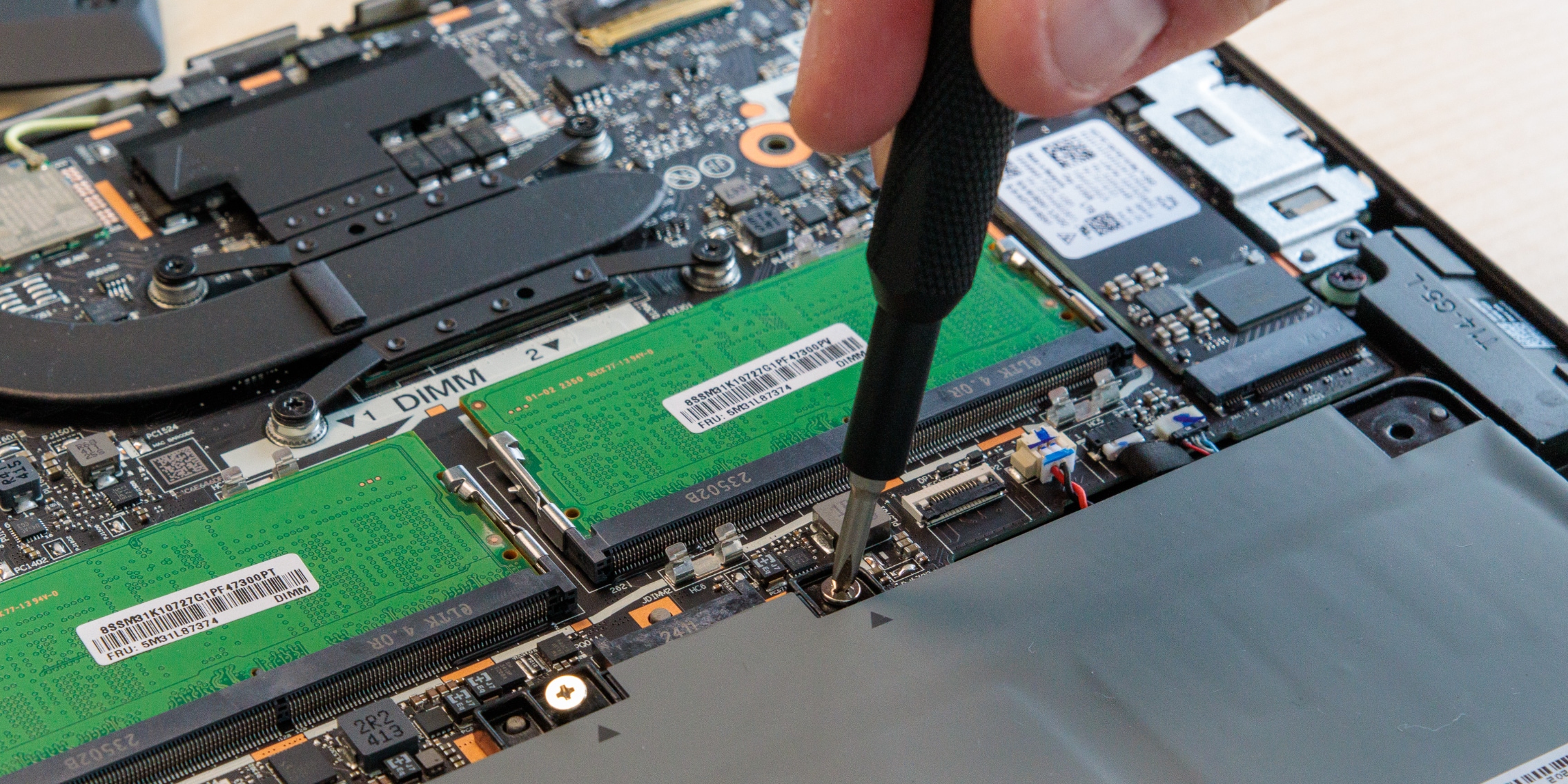 Thinkpad T14 Gen 5 tested: Easy to repair office notebook - Galaxus