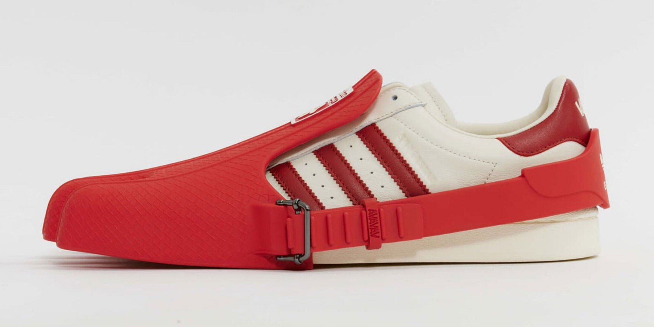 Superfinger Superstar": Adidas releases quirky sneaker - Galaxus