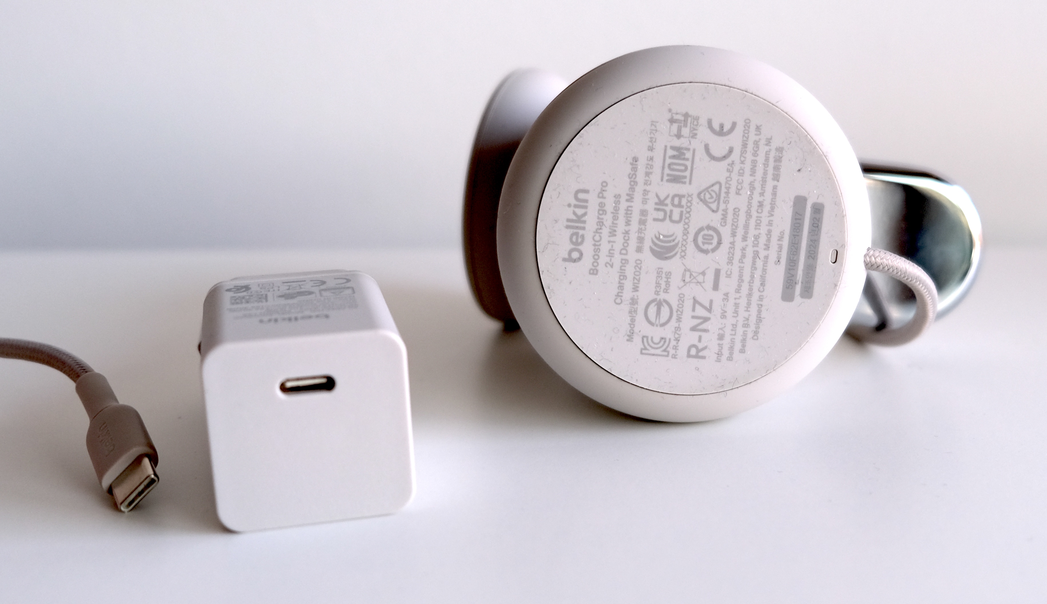 Boost Charge Pro 2-in-1 test | charging station | Belkin