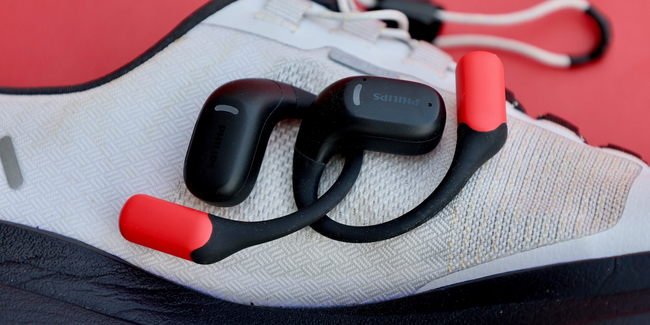 Tested: the Philips TAA6709 open-ear sports headphones - Galaxus