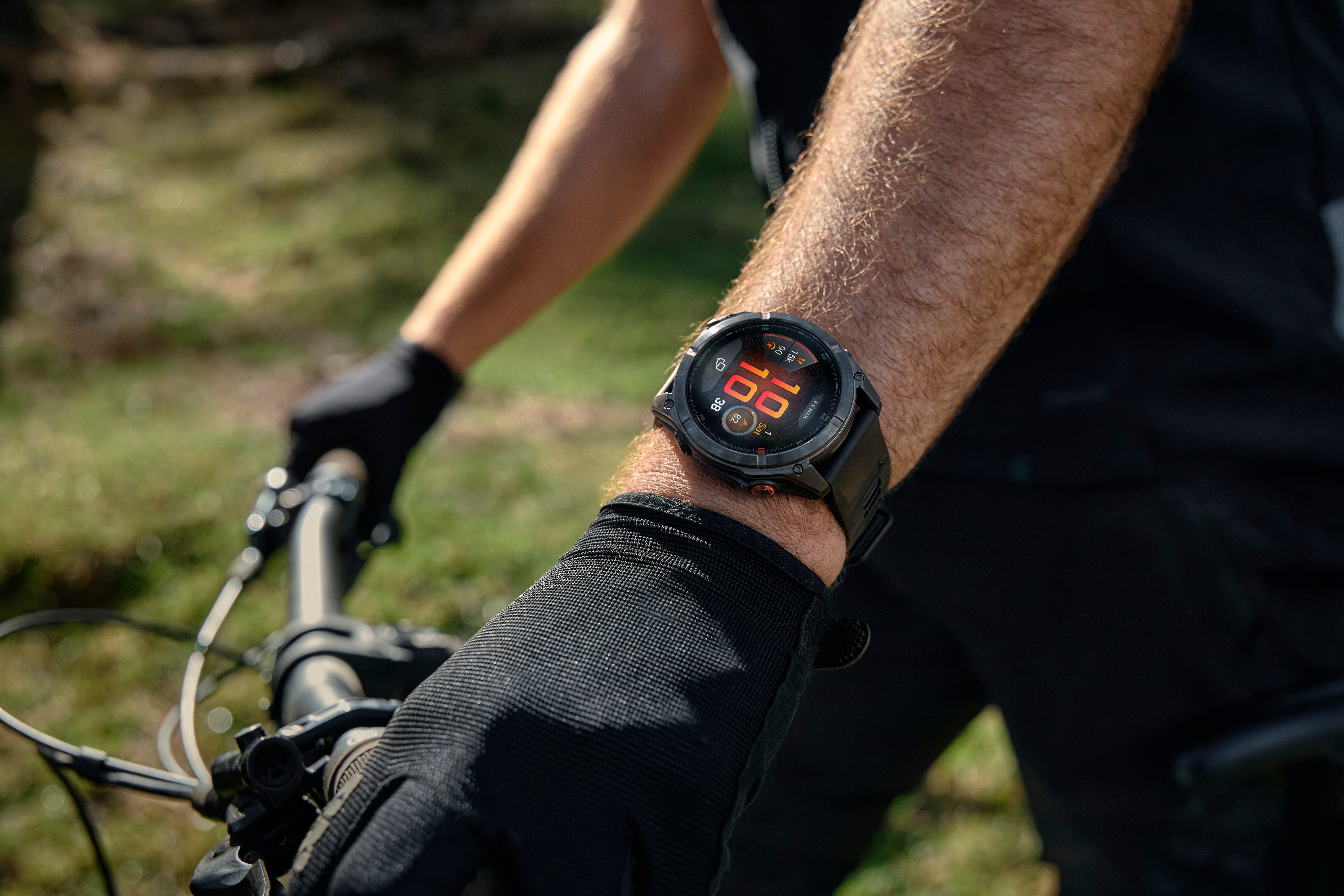 The new Garmin Fenix 8 Pro has a micro LED screen - Galaxus