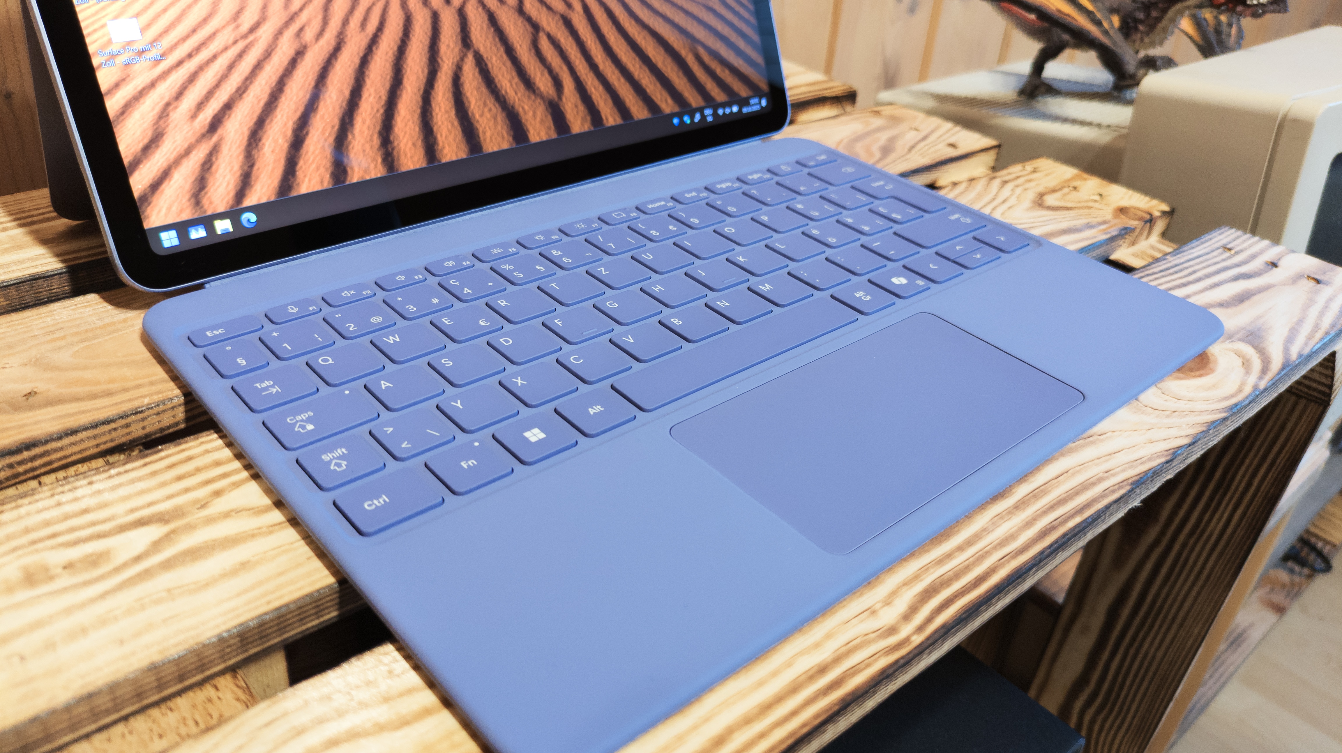 Fanless, purple 12-inch Microsoft Surface Pro review - Galaxus