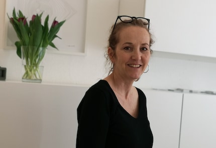 Wunderlin therapiert Menschen, die an Darmbeschwerden leiden.