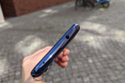 Headphone jack