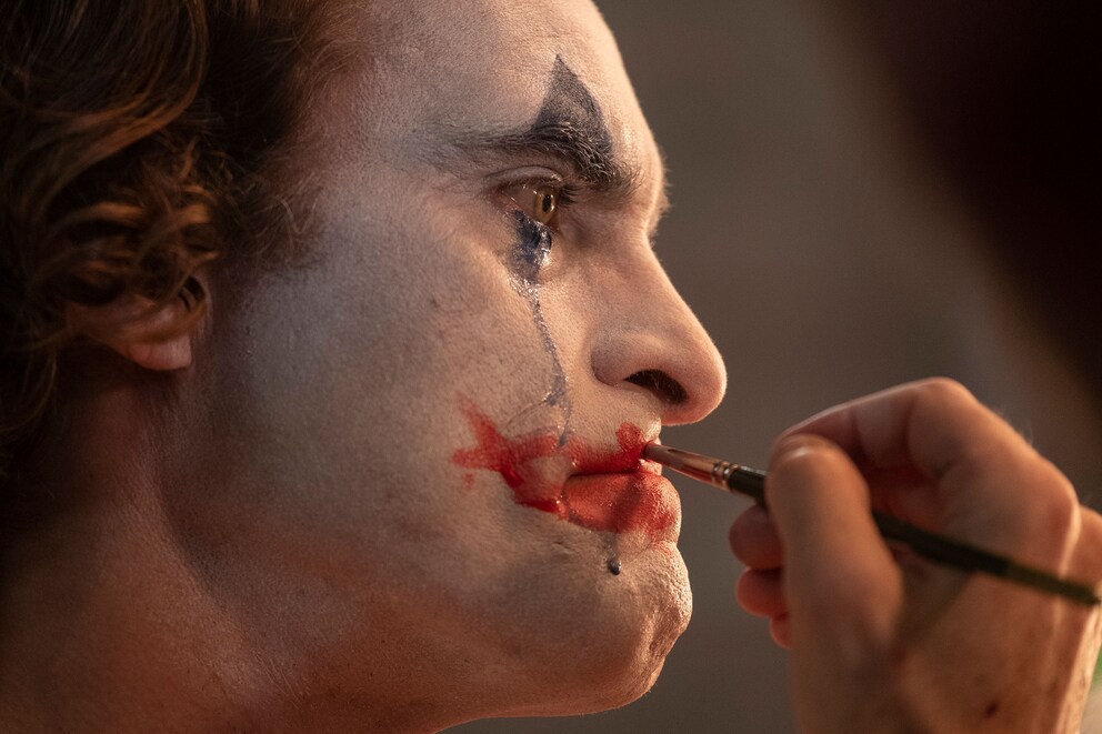 Joaquin Phoenix gibt den Joker, Batmans Erzfeind.