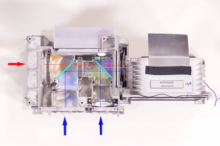 The two blue laser modules are at the bottom. The one on the left is converted to green by the G-Refinder lens at the bottom. On the right is the red laser module.