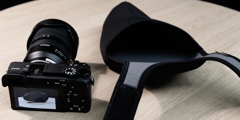 Bei einer kleineren Kamera wie der Sony A6400 geht auch ein grösseres Objektiv
