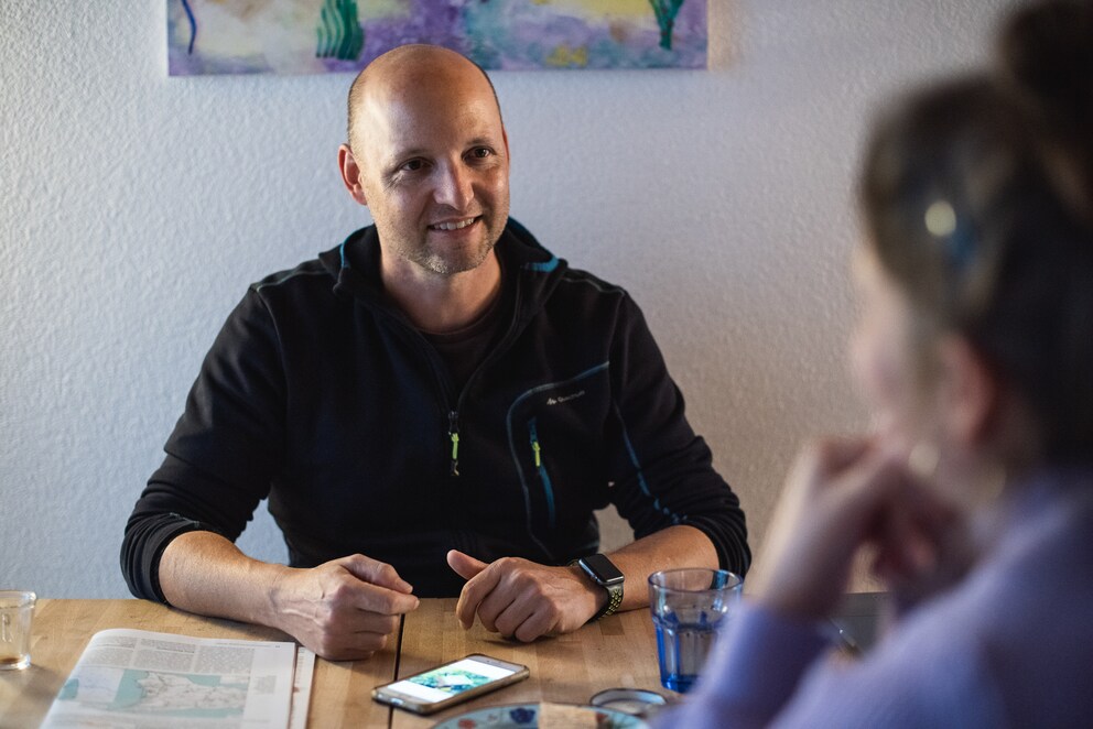 Für den grössten Teil des Gesprächs verziehen wir uns in die warme Stube.