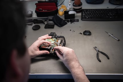 This is what the EOS-1D looks like without the case.
