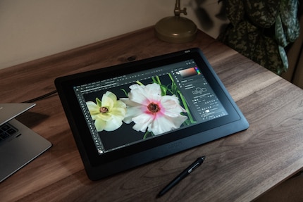 Cinitq 16: Lots of frame around the screen.