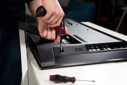 Pulling screws like a boss.