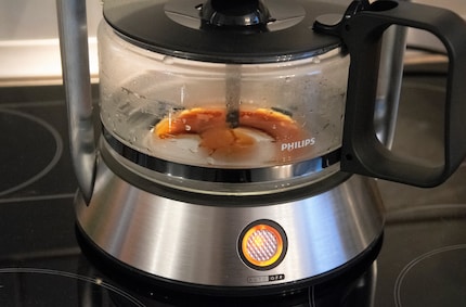 Der Kaffee läuft über den «Aroma Twister», wie Philips ihn nennt. Dabei wird er zirkuliert und soll das Aroma besser verteilen.