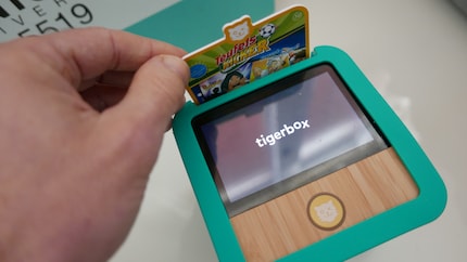 Use «Tigercards» and «Tigertickets» to unlock the stories.