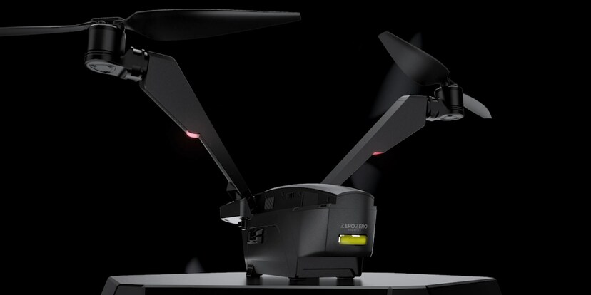 Die Drohne V-Coptr fliegt mit zwei Propellern