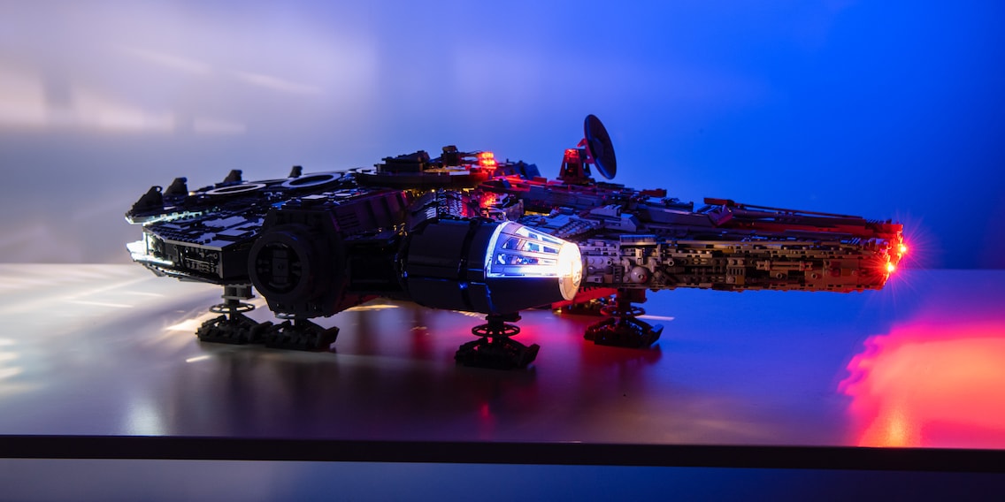 Das «Light my bricks»-LED-Set für den LEGO Millennium Falcon ist sein Geld mehr als Wert. Bild: Thomas Kunz
