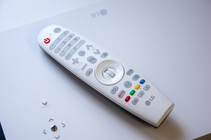 The remote control has buttons that directly launch the apps for Netflix or Amazon Prime Video
