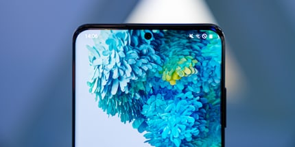 The screen comes with 120 Hertz