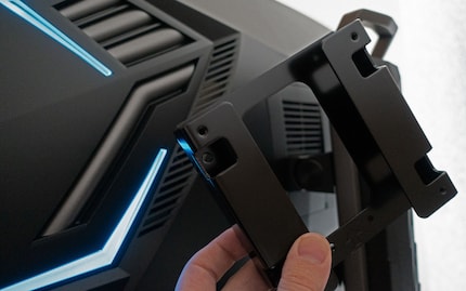 The Predator X35 is VESA (100 x 100 mm) compatible.