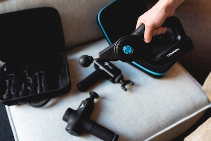 In addition to models with a fixed pistol grip, there are also devices with a swivelling arm.