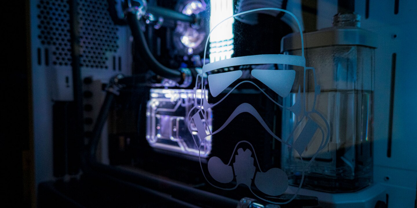 Jetzt wird's kitschig: Stormtrooper auf Glas-Panel