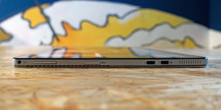 3,5-mm-Klinkenanschluss, Lautstärkewippe, microSD-Slot, 2 x Thunderbolt 3
