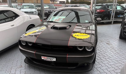 A Challenger with shaker hood