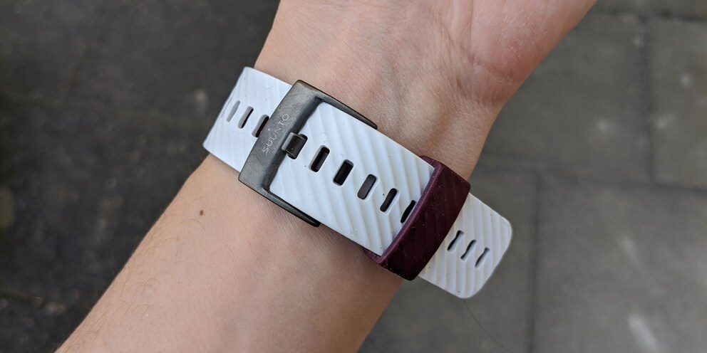 Das Armband ist erstaunlich bequem.