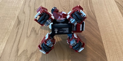 The wheels are arranged in a kind of circle so that the GEIO can drive in any direction.