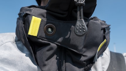 This tab must be closed at all time when you’re cycling.
