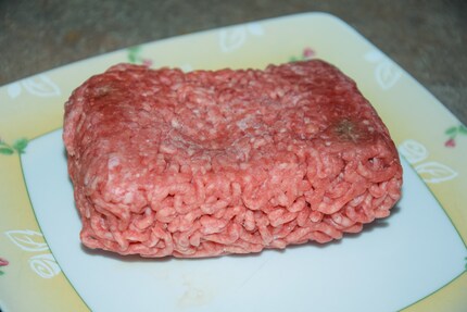 200 Gramm Hackfleich nach dem ersten Auftauvorgang.