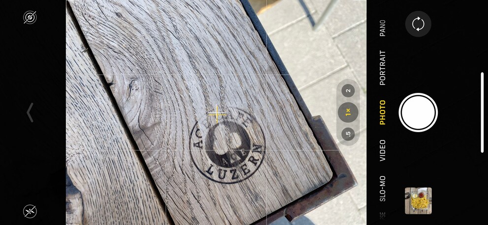 Erstaunlich nützlich: Das Fadenkreuz bei Top Down Shots auf dem iPhone
