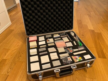 Case with the games and the still imprecise foam