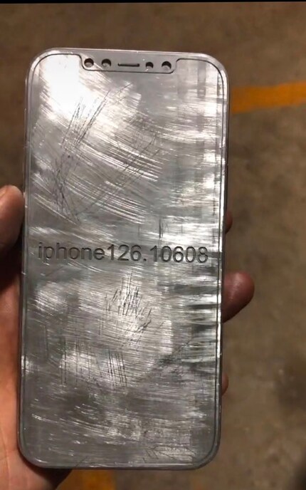 Der Bildschirm wird nicht ins iPhone eingelassen sein