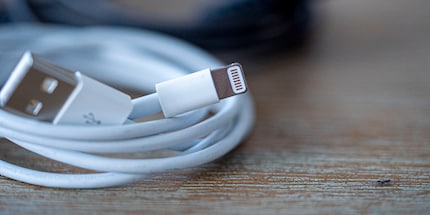 Die Ausnahme in «jedes Kabel kann jedes Phone laden» ist das iPhone mit seinem Lightning-Adapter