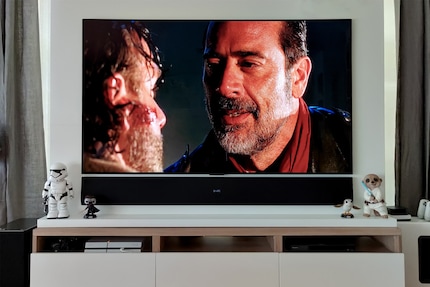 Negan (Jeffrey Dean Morgan, right) from «The Walking Dead»