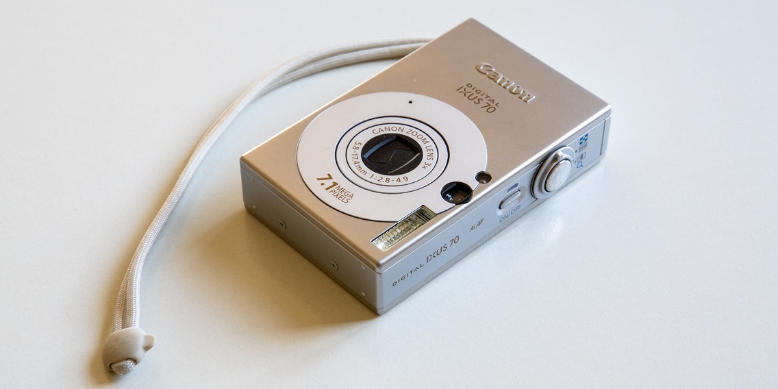 Stylish, precious scrap: Canon Ixus 70 - Galaxus