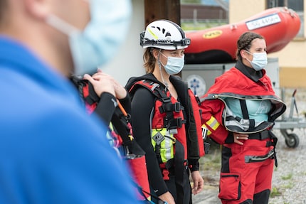 Briefing before training.