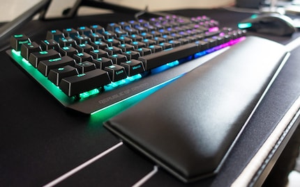 Wrist rest covers the RGB LED light bar.