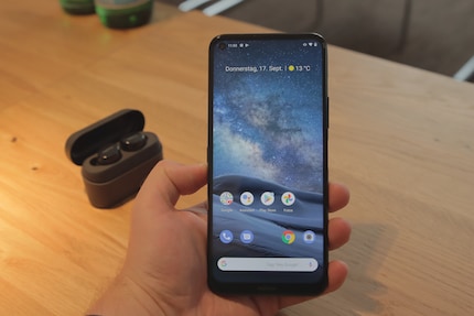 The Nokia 8.3 5G is pretty damn big.