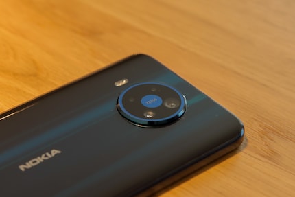 Nokia has once again teamed up with Zeiss for the camera.