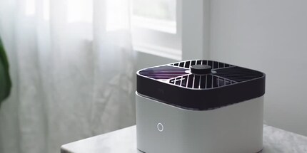 The drone on its charging station. Looks a bit like a fragrance diffuser, doesn’t it? Picture source: WinFuture