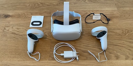 Pared down to the minimum: I don't need anything other than this for my VR adventures.