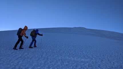 At daybreak, Lous and Julen have already been walking for several hours.
