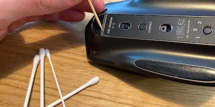 A lot of dust collects in the feet of the mouse over time.
