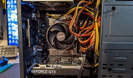 Nice cable management is also not available for 500 euros.