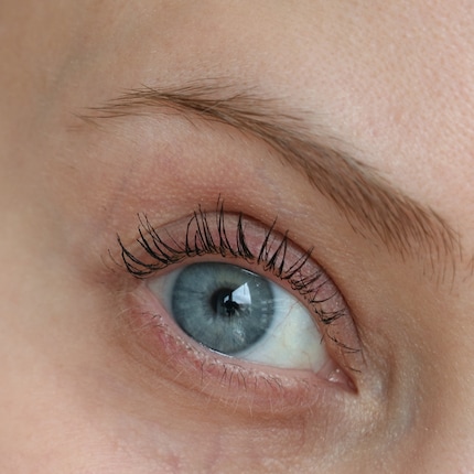 More than just «okay»: curled lashes and one coat of Sky High.