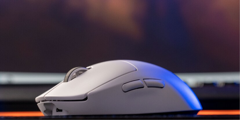 Kein Schweizer Käse: Die Logitech G Pro X Superlight