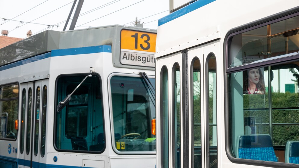 Dem 13er-Tram hielt die Füllung nicht lange genug stand.